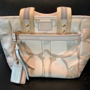 Coach hand bag white and silver